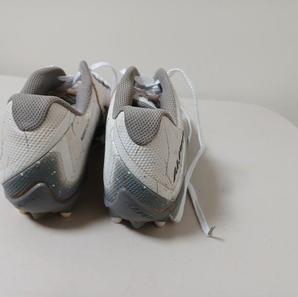 Football cleats - Picture 3 of 5